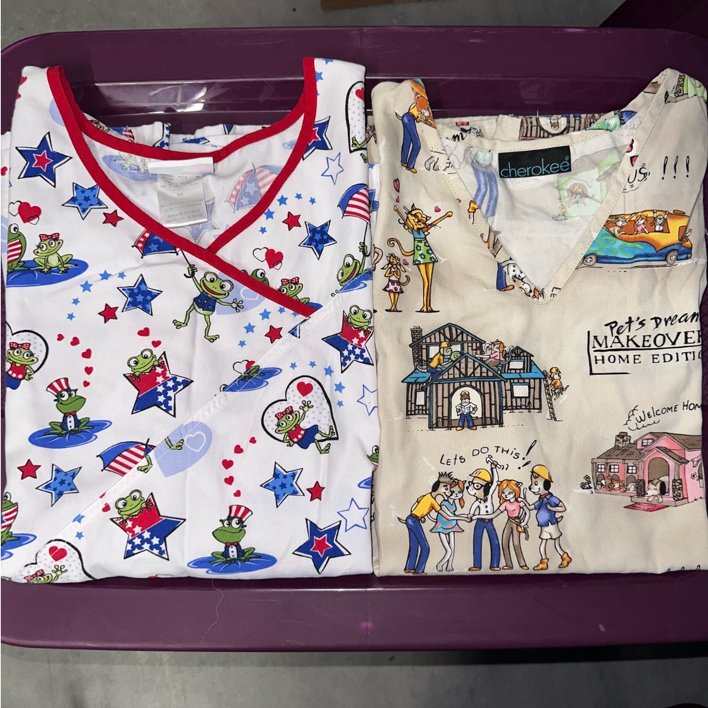 Pattern Scrub Tops - Picture 2 of 3